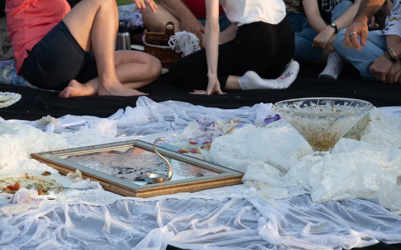 Darkness Picnic • Spectacle de DOM- — Theater · Paris